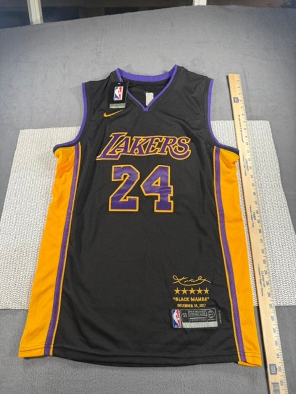 LOS ANGELES LAKES ( KOBE BRYANT #-24 ) -BLACK MAMBA JERSEY NWT SIZE L